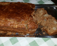 Bolo integral com pêra e granola