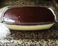 Mousse de maracujá com cobertura de chocolate