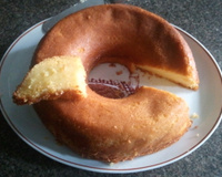 Bolo de milharina cremoso