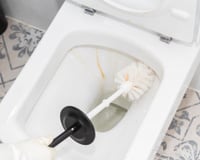 Nem vinagre nem bicarbonato de sódio: a maneira ideal de remover o calcário de torneiras e vasos sanitários