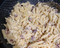 Macarrão à carbonara italiano