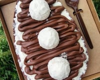 Ovo de colher com leite em pó e creme de avelã