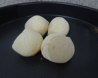 Pão de queijo gostoso e sequinho