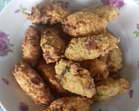 Bolinho de arroz com calabresa