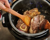 Nem acém, nem patinho: o corte perfeito para fazer na panela de pressão