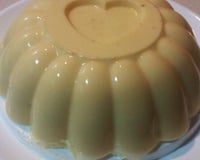 Pudim de pêssego em calda