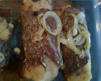 Filé recheado ao purê de mandioca