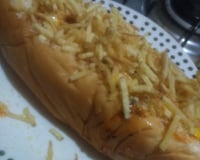 Cachorro-quente com batata palha caseira