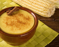 Antes mesmo da Festa Junina chegar, eu já estava fazendo esse curau de milho verde tradicional e irresistível
