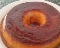 Pudim de leite condensado na panela de pressão