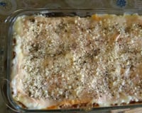 Lasanha com molho branco e bolonhesa