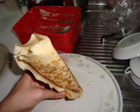 Panqueca doce e leve com recheio de sorvete