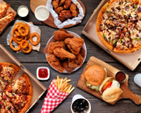 iFood revela o ranking de comidas mais pedidas no Brasil (e pizza não está entre as primeiras)