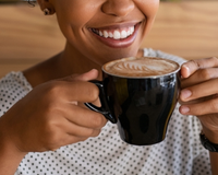 Sou cardiologista e garanto: "Pessoas que tomam café somente pela manhã têm uma expectativa de vida mais longa e têm menos probabilidade de sofrer um ataque cardíaco”.