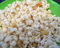 Pipoca com queijo crocante