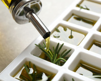 Qualquer um consegue usar essa técnica de chef para ter tempero fresco por até 3 meses no congelador