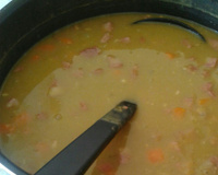 Sopa de ervilha no capricho