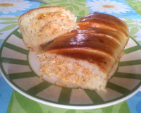 Pão de batata recheado com frango e queijo