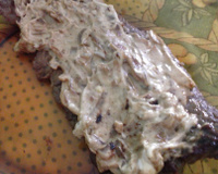 Bife acebolado com molho de maionese