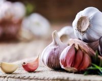 Nunca guarde bulbos de alho inteiros na geladeira - siga o método deste especialista