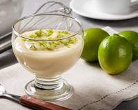 Nem ovos, nem manteiga: creme de limão fácil fica pronto em 10 minutos e é um delicioso recheio para bolos e sobremesas