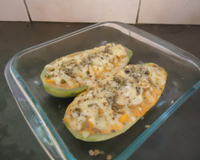 Abobrinha recheada com frango (Zapalito)