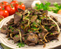 Iscas de fígado aceboladas: receita prática e deliciosa