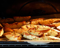 Todo mundo quer batata crocante, mas quase ninguém presta atenção nesse passo antes de levar ao forno