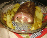 Rocambole de queijo e presunto com calabresa