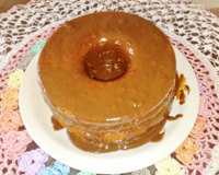 Bolo de cenoura com cobertura de chocolate