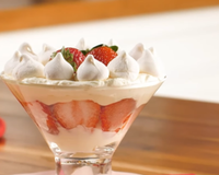 Sobremesa de suspiro com morangos: receita fácil e deliciosa para deixar a Gretchen e toda a sua família com água na boca!