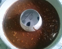 Bolo fácil chocolate com recheio de castanha de caju