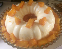 Manjar de coco com calda de abacaxi