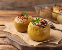 Como fazer maçãs assadas, uma sobremesa simples, econômica e deliciosa?