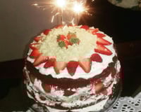 Bolo red velvet com nozes