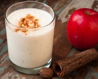 Vitamina de maçã, aveia e mel