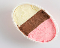 Sorvete napolitano saudável: receita caseira, cremosa e sem conservantes para comer todos os dias no verão!