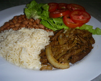 Fígado acebolado de porção