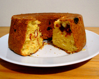 Bolo de fubá com goiabada