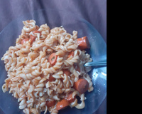 Macarrão com molho de salsicha