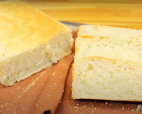 Salva, printa ou anota essa receita de pão caseiro que definitivamente vai mudar o seu café da manhã: nem farinha, nem banana, nem lactose