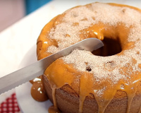 Essa receita não tem erro, só faça: bolo de churros fofinho e muito fácil de fazer