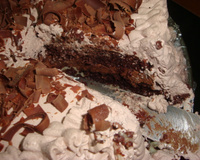 Bolo mousse de chocolate e prestígio