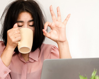 A primeira coisa que você faz ao acordar é tomar um café e aí está o erro