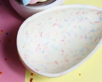 Ovo de Páscoa branco crocante da Tais