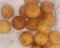 Bolinho de queijo com presunto