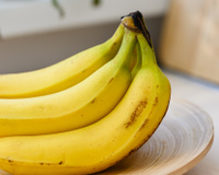 Esse utensílio prático é o segredo para suas bananas durarem muito mais tempo sem escurecer