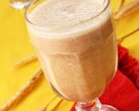 Shake de morango com banana e gérmen de trigo