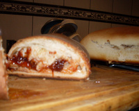 Pão Caseiro com recheio de goiabada