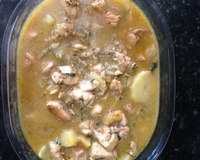 Peito de frango com mandioca e leite de coco